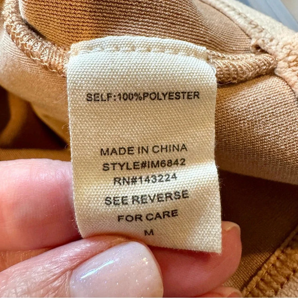 Illa Illa women’s Medium tan cozy shacket new with tags. New with tags - Picture 4 of 5